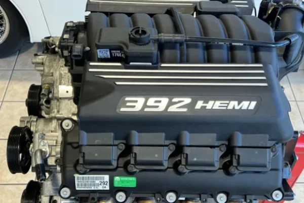 Mopar 6.4L Hemi V8 Crate Engine